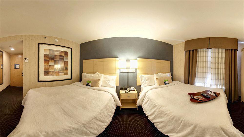 Hampton Inn Manhattan - Times Square South New York Exterior foto