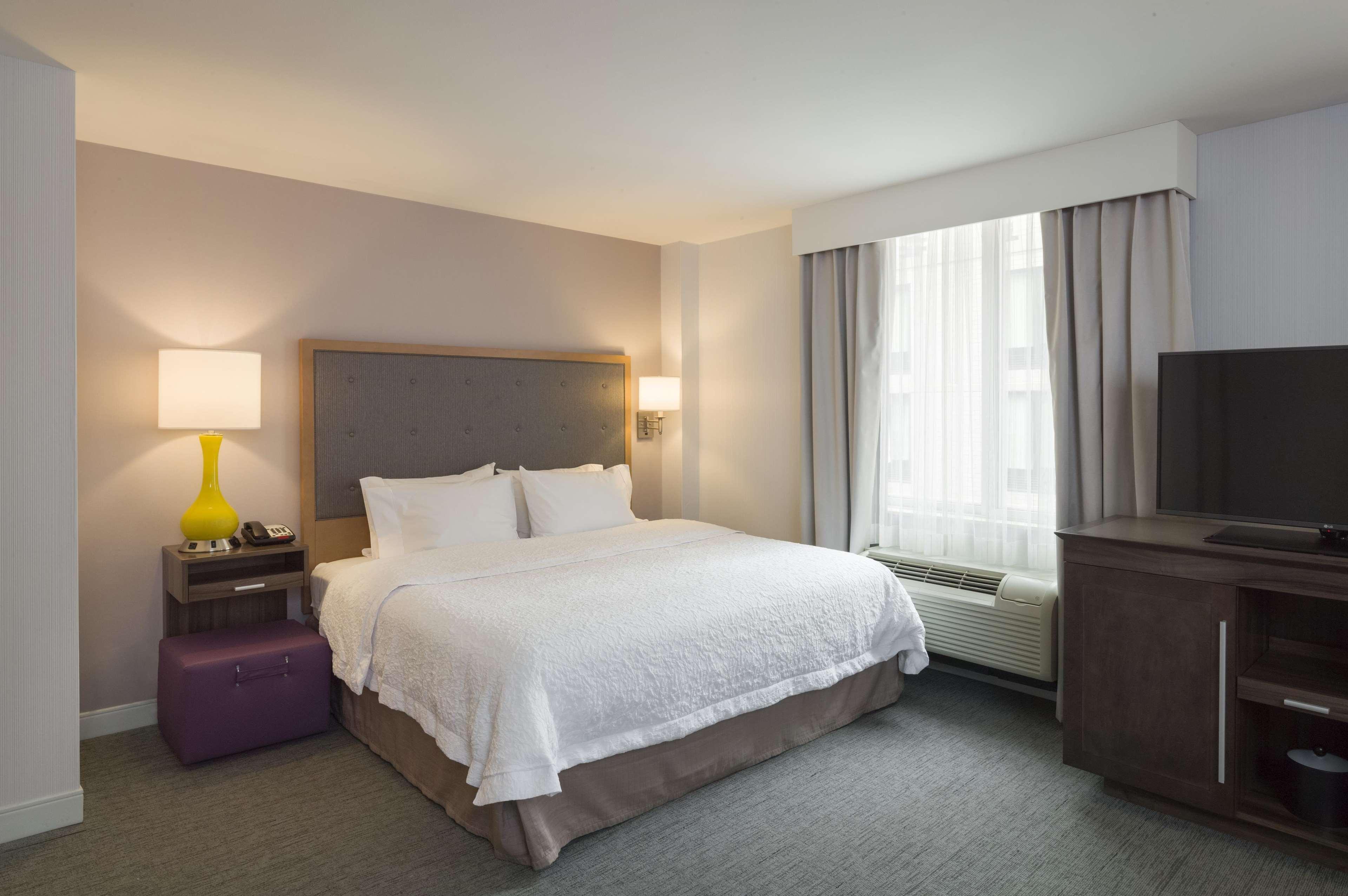 Hampton Inn Manhattan - Times Square South New York Exterior foto