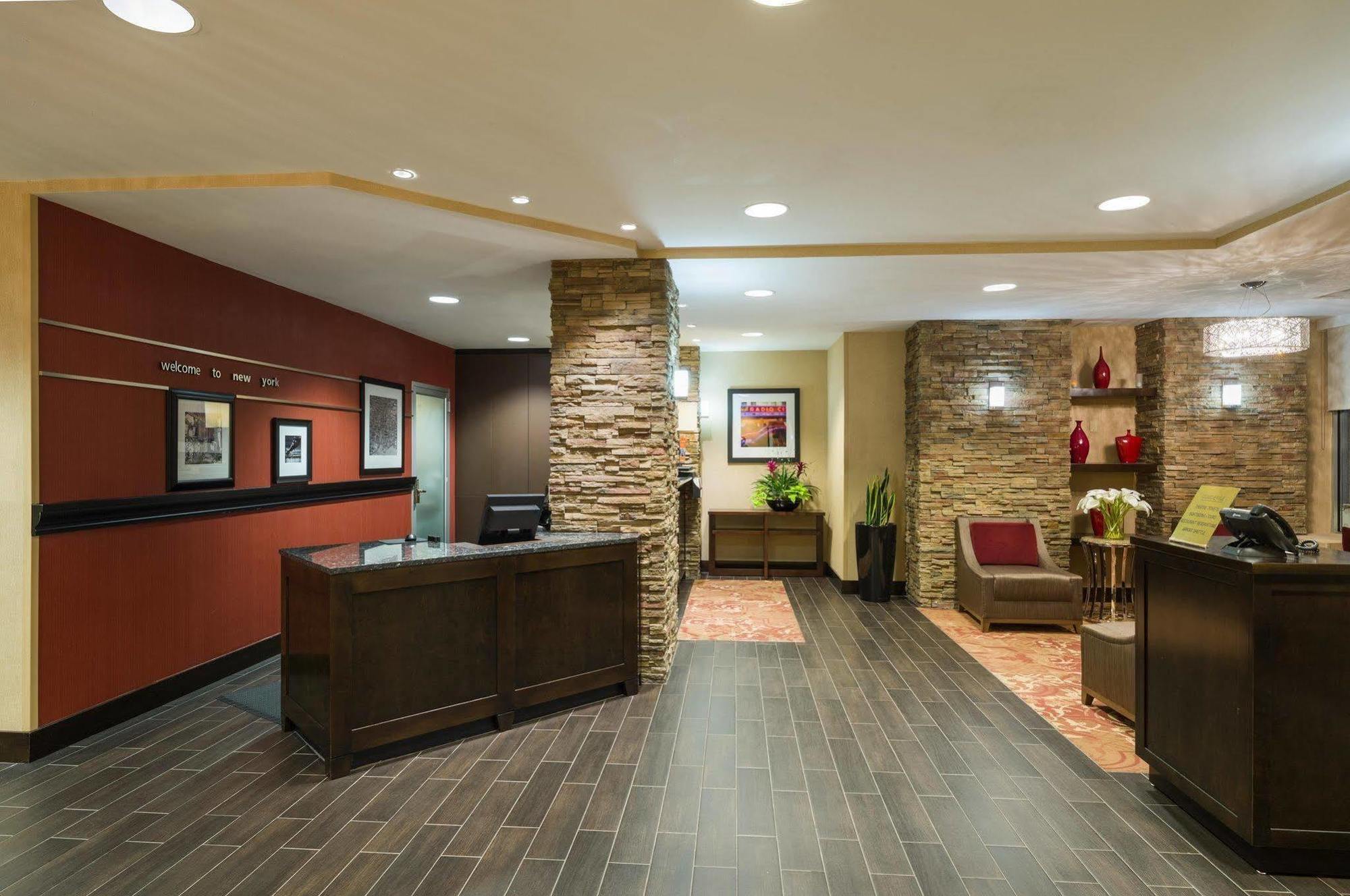 Hampton Inn Manhattan - Times Square South New York Exterior foto